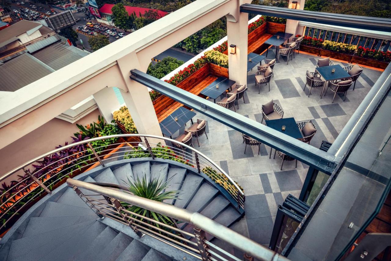 Maxx Phnom Penh Downtown By H World Hotel Buitenkant foto